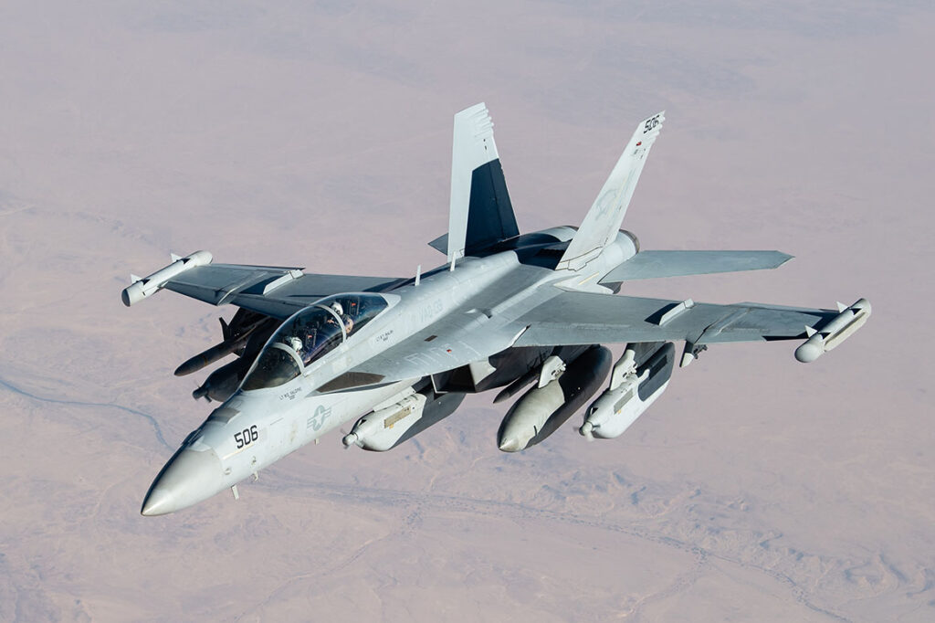 A US Navy E/A-18G Growler, from the ‘Cougars’ of Electronic Attack Squadron (VAQ) 139, flies in support of Operation Inherent Resolve, on 25 September 2020. [USAF/SSgt Justin Parsons]