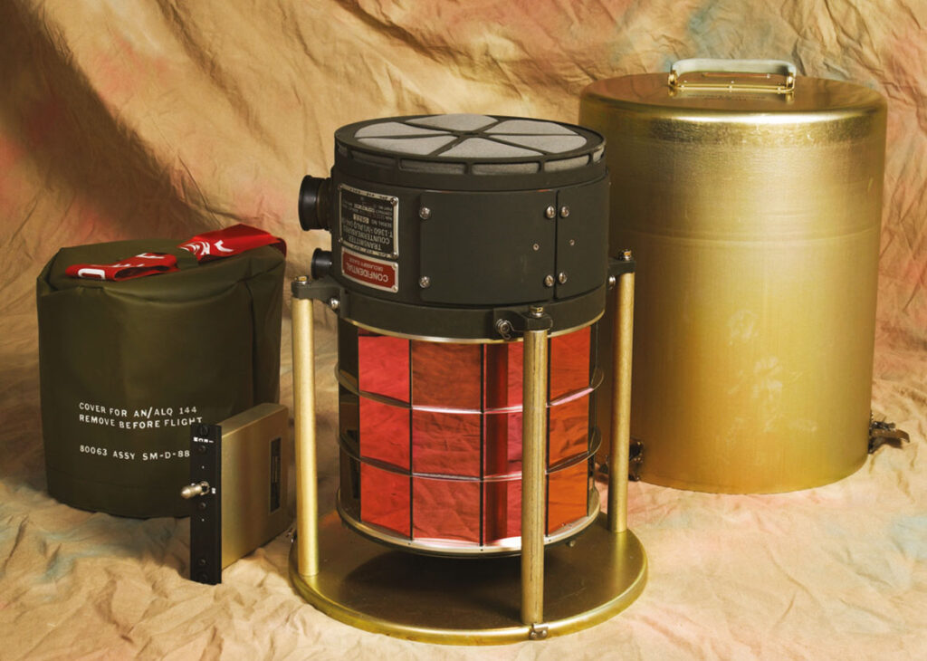 System components of the BAE Systems AN/ALQ-144 IRJ. [BAE Systems]