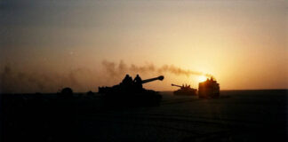 A convoy of US M110A2 203 mm howitzers belonging to 2nd Battalion, 142nd Field Artillery, conducts a movement during combat operations in support of Operation Desert Storm. The UK also deployed its heavy M110A2s during the operation. [US ANG/1SG Tony Rice, via Wikimedia Commons]