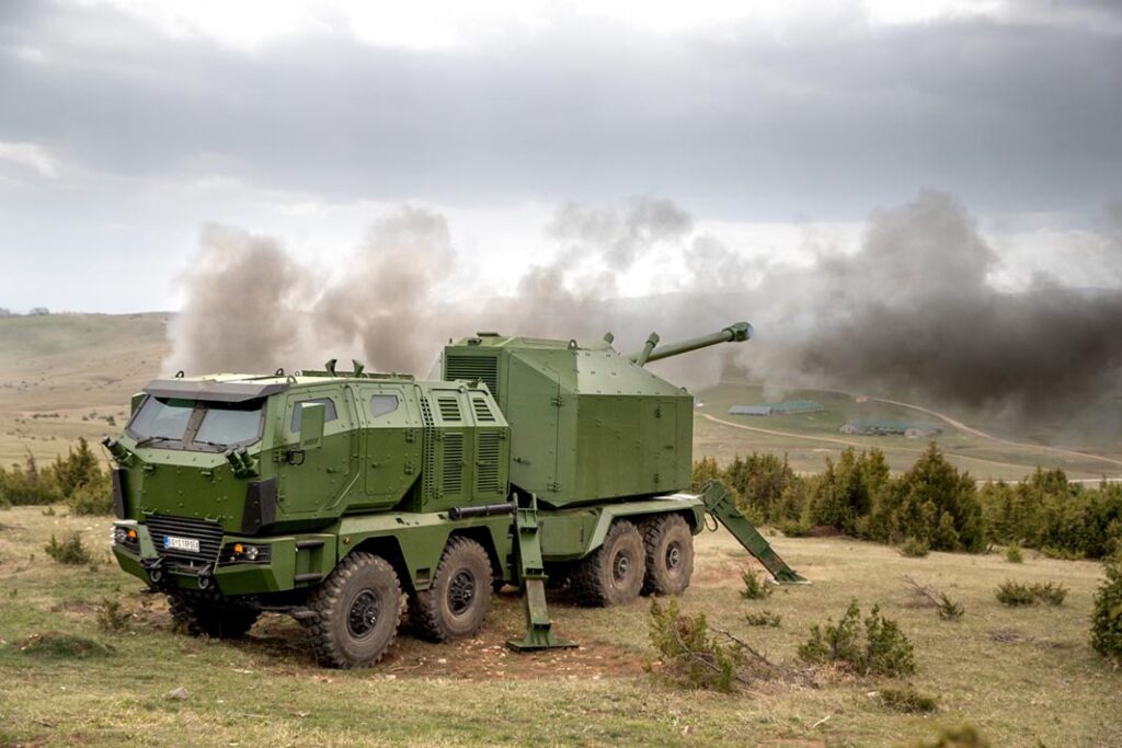 The Nora B52 NG can be differentiated by its base platform, now using a MAN-based truck, whereas previously the system relied on a KamAZ truck. [Yugoimport]