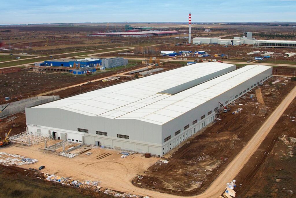The Alabuga carbon fibre factory under construction in 2013. Today, it is believed to support the production of Geran OWA drones. (Aydar Murtazin, via Wikimedia Commons; CC BY-SA 3.0)