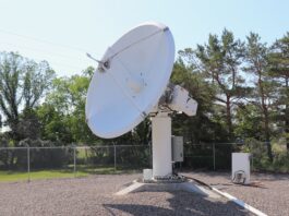 The Calian 4m Q/V-band antenna tracks a satellite pass using high-speed slewing and precision Cassegrain optics [Photo © Calian ]